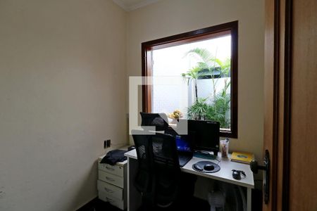 Casa à venda com 200m², 4 quartos e 4 vagasEscritório
