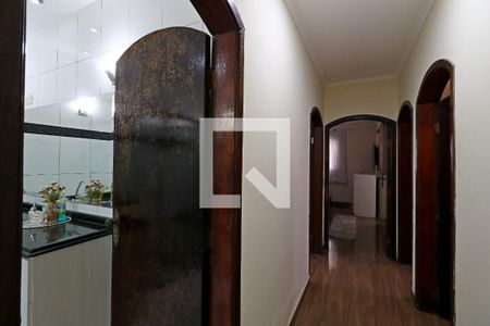 Casa à venda com 200m², 4 quartos e 4 vagasCorredor Interno