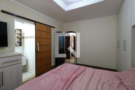 Casa à venda com 200m², 4 quartos e 4 vagasSuíte