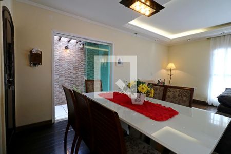 Casa à venda com 200m², 4 quartos e 4 vagasSala de Estar