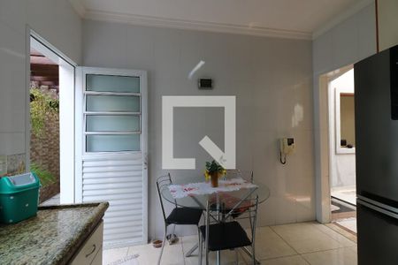 Casa à venda com 200m², 4 quartos e 4 vagasCozinha