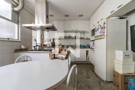 Apartamento à venda com 228m², 4 quartos e 3 vagas