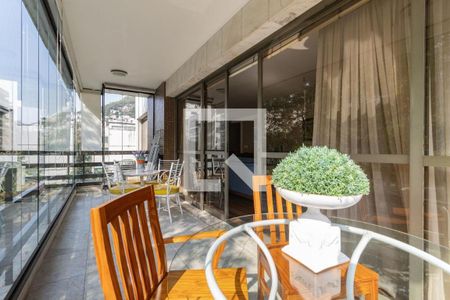 Apartamento à venda com 228m², 4 quartos e 3 vagas