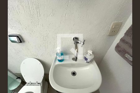 Apartamento à venda com 140m², 3 quartos e 1 vaga Apartamento à venda com 140m², 3 quartos e 1 vagaBanheiro 2
