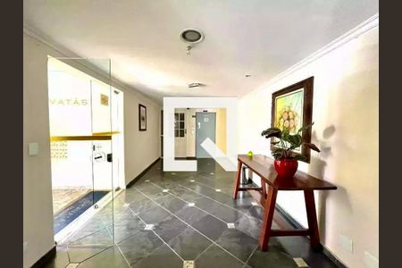 Apartamento à venda com 140m², 3 quartos e 1 vaga Apartamento à venda com 140m², 3 quartos e 1 vagaHall social