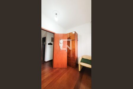 Casa à venda com 190m², 5 quartos e 3 vagas Casa à venda com 190m², 5 quartos e 3 vagasEscritório/Quarto