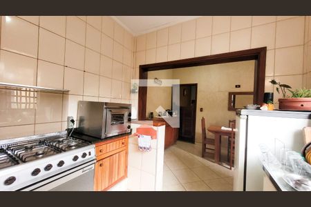 Casa à venda com 190m², 5 quartos e 3 vagas Casa à venda com 190m², 5 quartos e 3 vagasCozinha