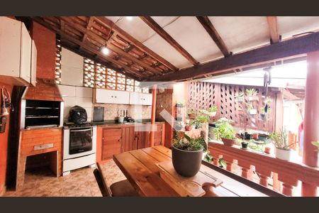 Casa à venda com 190m², 5 quartos e 3 vagas Casa à venda com 190m², 5 quartos e 3 vagasÁrea gourmet