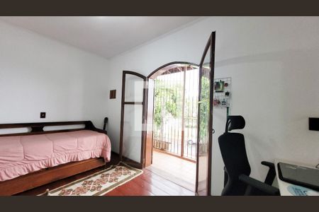 Casa à venda com 190m², 5 quartos e 3 vagas Casa à venda com 190m², 5 quartos e 3 vagasQuarto1