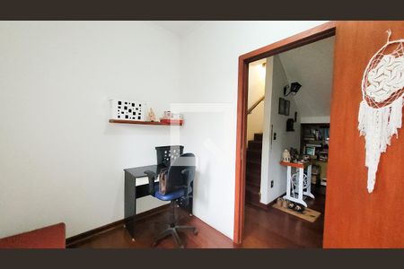 Casa à venda com 190m², 5 quartos e 3 vagas Casa à venda com 190m², 5 quartos e 3 vagasEscritório/Quarto