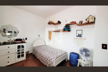 Casa à venda com 190m², 5 quartos e 3 vagas Casa à venda com 190m², 5 quartos e 3 vagasQuarto2