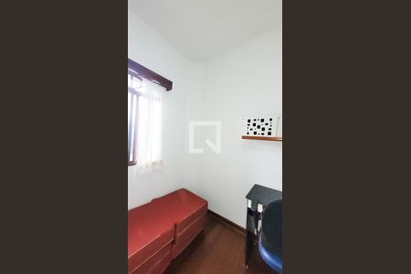 Casa à venda com 190m², 5 quartos e 3 vagas Casa à venda com 190m², 5 quartos e 3 vagasEscritório/Quarto