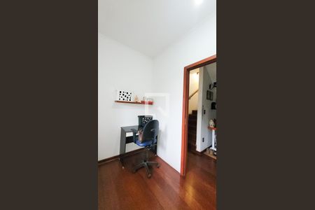 Casa à venda com 190m², 5 quartos e 3 vagas Casa à venda com 190m², 5 quartos e 3 vagasEscritório/Quarto