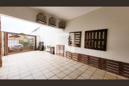 Casa à venda com 190m², 5 quartos e 3 vagas Casa à venda com 190m², 5 quartos e 3 vagasGaragem