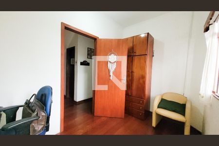 Casa à venda com 190m², 5 quartos e 3 vagas Casa à venda com 190m², 5 quartos e 3 vagasEscritório/Quarto