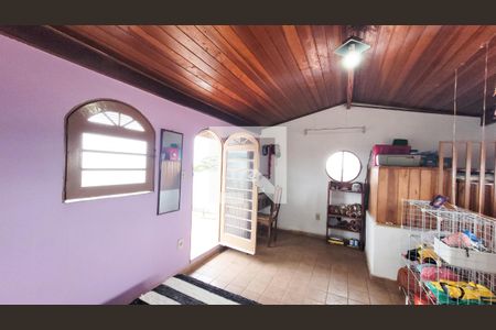 Casa à venda com 190m², 5 quartos e 3 vagas Casa à venda com 190m², 5 quartos e 3 vagasQuarto Terraço