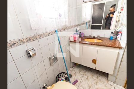 Casa à venda com 200m², 5 quartos e 3 vagasBanheiro da Suíte