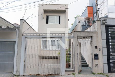 Casa à venda com 212m², 3 quartos e 4 vagas Casa à venda com 212m², 3 quartos e 4 vagasFachada