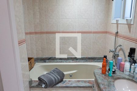 Casa à venda com 212m², 3 quartos e 4 vagas Casa à venda com 212m², 3 quartos e 4 vagasBanheiro