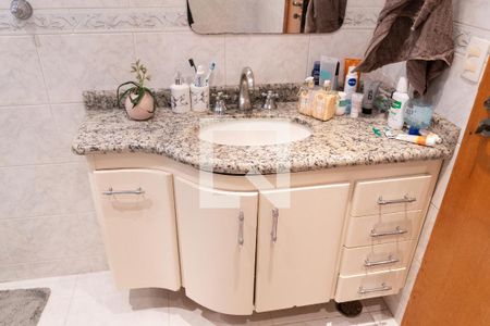 Casa à venda com 212m², 3 quartos e 4 vagas Casa à venda com 212m², 3 quartos e 4 vagasQuarto 01