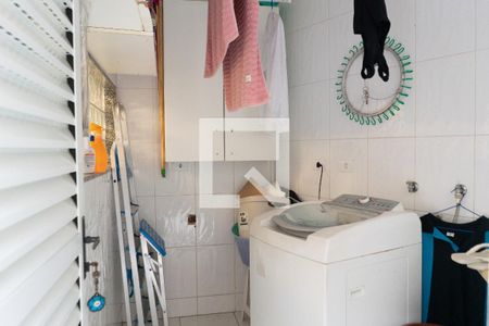 Casa à venda com 212m², 3 quartos e 4 vagas Casa à venda com 212m², 3 quartos e 4 vagasÁrea de Serviço