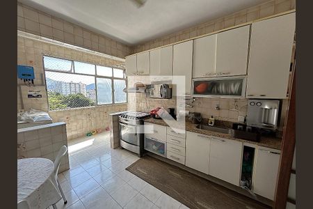 Apartamento à venda com 140m², 3 quartos e 2 vagasCozinha