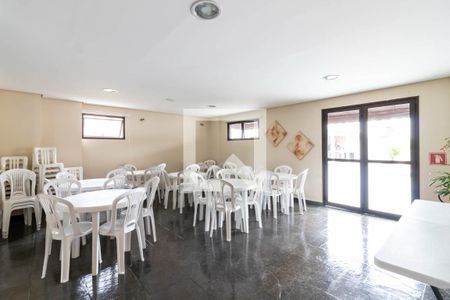 Apartamento à venda com 58m², 2 quartos e 1 vaga Apartamento à venda com 58m², 2 quartos e 1 vagaÁrea comum - Salão de festas