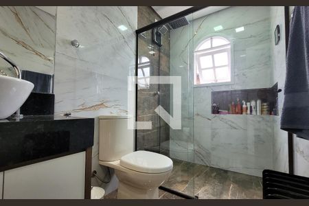 Casa à venda com 240m², 3 quartos e 3 vagas Casa à venda com 240m², 3 quartos e 3 vagasBanheiro da suíte