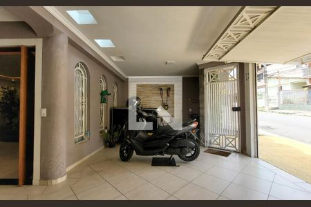 Casa à venda com 240m², 3 quartos e 3 vagas Casa à venda com 240m², 3 quartos e 3 vagasGaragem