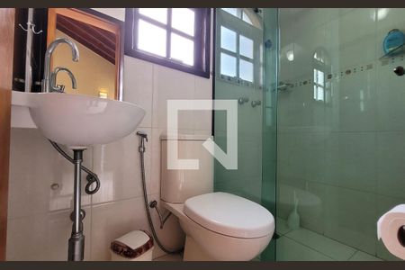 Casa à venda com 240m², 3 quartos e 3 vagas Casa à venda com 240m², 3 quartos e 3 vagasBanheiro