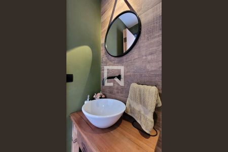 Casa à venda com 240m², 3 quartos e 3 vagas Casa à venda com 240m², 3 quartos e 3 vagasLavabo