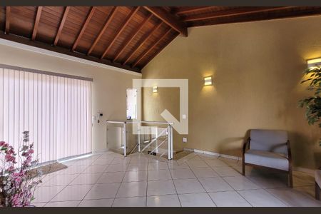 Casa à venda com 240m², 3 quartos e 3 vagas Casa à venda com 240m², 3 quartos e 3 vagasSala - Cobertura