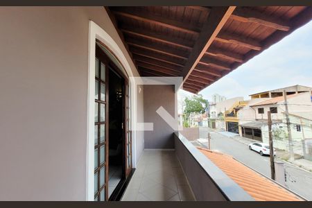 Casa à venda com 240m², 3 quartos e 3 vagas Casa à venda com 240m², 3 quartos e 3 vagasSacada