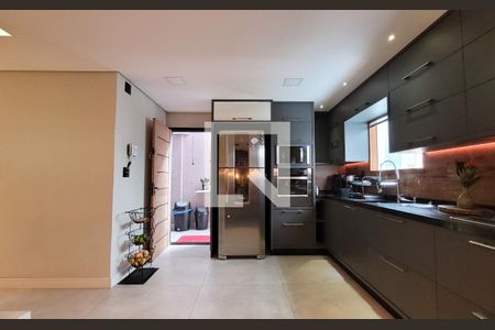 Casa à venda com 240m², 3 quartos e 3 vagas Casa à venda com 240m², 3 quartos e 3 vagasCozinha