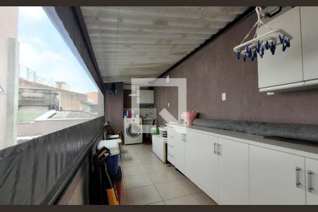 Casa à venda com 240m², 3 quartos e 3 vagas Casa à venda com 240m², 3 quartos e 3 vagasLavanderia