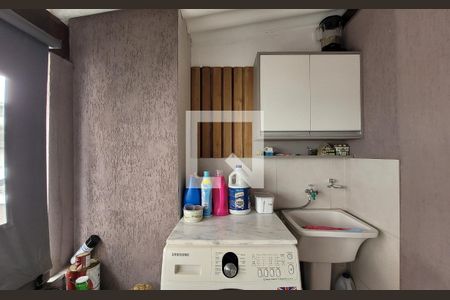 Casa à venda com 240m², 3 quartos e 3 vagas Casa à venda com 240m², 3 quartos e 3 vagasLavanderia