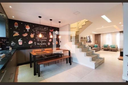 Casa à venda com 240m², 3 quartos e 3 vagas Casa à venda com 240m², 3 quartos e 3 vagasCozinha