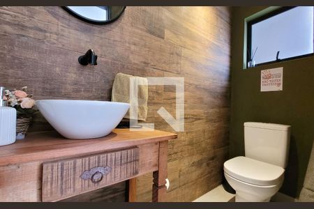 Casa à venda com 240m², 3 quartos e 3 vagas Casa à venda com 240m², 3 quartos e 3 vagasLavabo