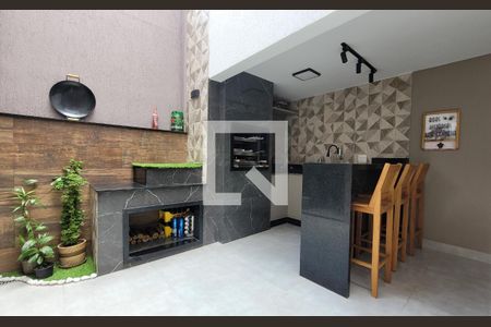 Casa à venda com 240m², 3 quartos e 3 vagas Casa à venda com 240m², 3 quartos e 3 vagasArea externa