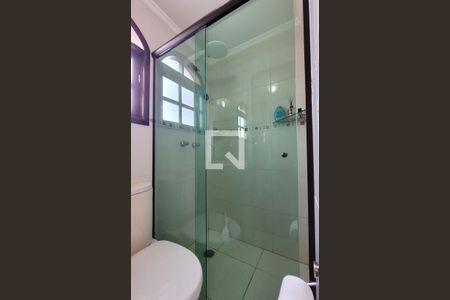 Casa à venda com 240m², 3 quartos e 3 vagas Casa à venda com 240m², 3 quartos e 3 vagasBanheiro