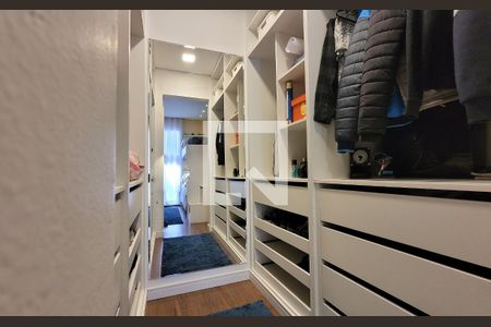 Casa à venda com 240m², 3 quartos e 3 vagas Casa à venda com 240m², 3 quartos e 3 vagasCloset