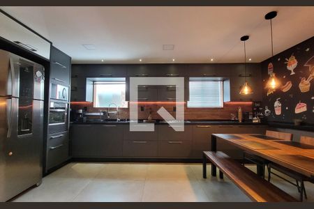 Casa à venda com 240m², 3 quartos e 3 vagas Casa à venda com 240m², 3 quartos e 3 vagasCozinha