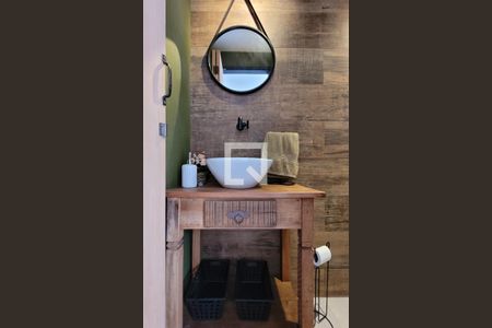 Casa à venda com 240m², 3 quartos e 3 vagas Casa à venda com 240m², 3 quartos e 3 vagasLavabo