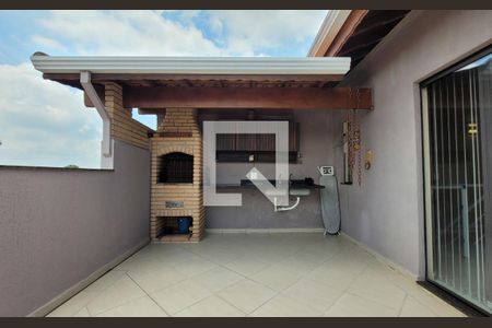 Casa à venda com 240m², 3 quartos e 3 vagas Casa à venda com 240m², 3 quartos e 3 vagasArea externa