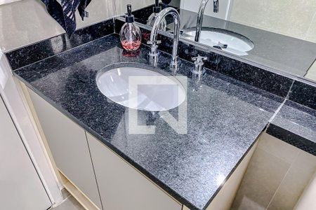 Apartamento à venda com 117m², 2 quartos e 3 vagasBanheiro da Suíte 2