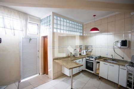 Casa à venda com 260m², 2 quartos e 2 vagasCozinha