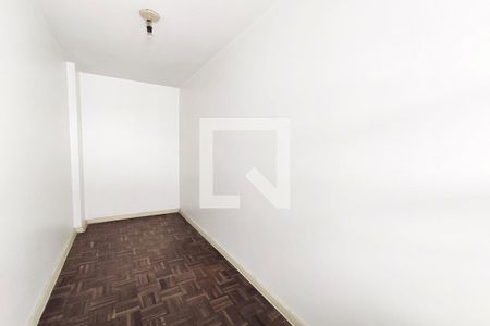 Apartamento à venda com 60m², 3 quartos e sem vaga Apartamento à venda com 60m², 3 quartos e sem vagaQuarto de Serviço