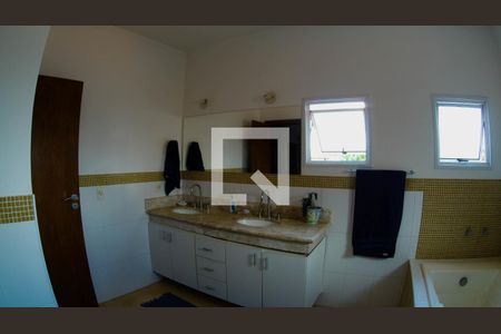 Casa de condomínio à venda com 330m², 3 quartos e 4 vagasSuíte 1