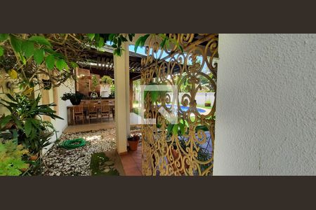 Casa de condomínio à venda com 330m², 3 quartos e 4 vagasVaranda