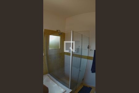 Casa de condomínio à venda com 330m², 3 quartos e 4 vagasSuíte 1